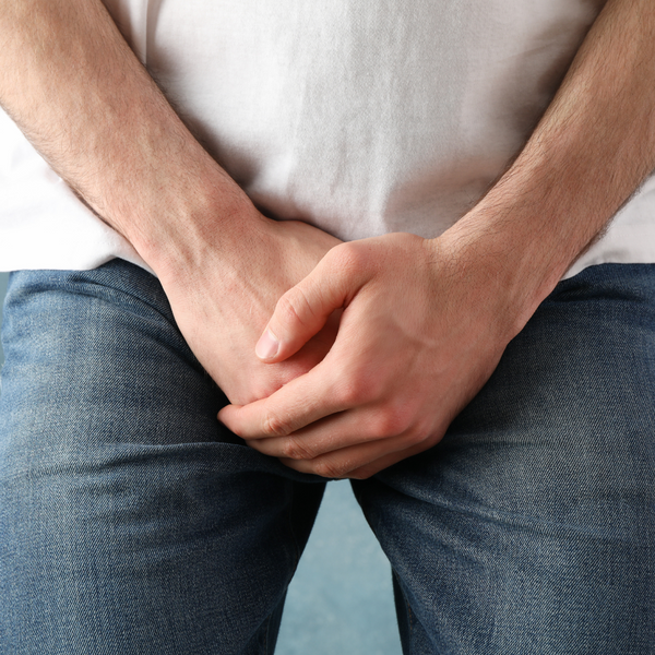 Can a circumcised man deals get a yeast infection